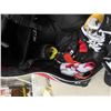 Image 8 : Hockey Bag with Youth Hockey Equipment : Gloves, Skates, 