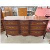 Image 2 : 3pce Bedroom Suite : Dresser 33'' x 64'' x 19'' , Dresser 48'' x 38'' x 19'' , 
