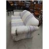 Image 2 : Love Seat 62'' W 