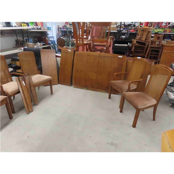 Dining Room Table 30'' x 40'' x 52'' (Some Water Stains) , 2 Leaves