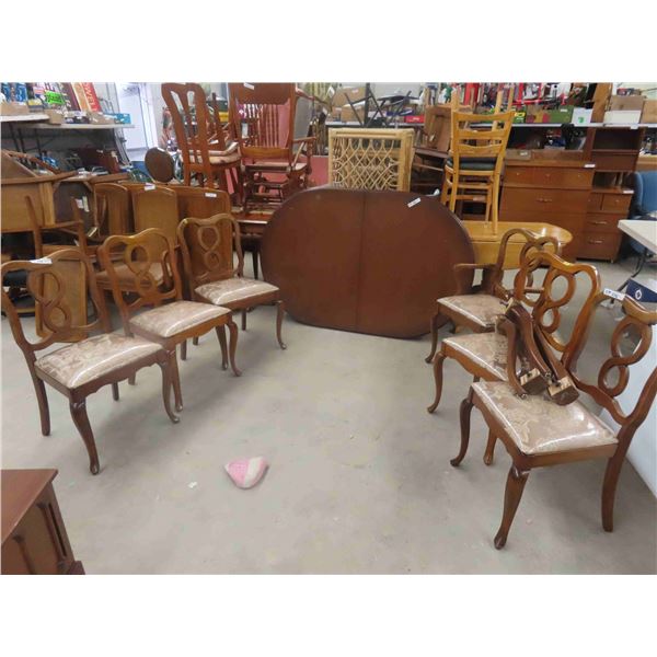 Dining Room Table , 2 Leaves , 6 Chairs 