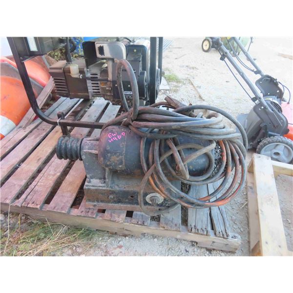 DC Belt Driven Welding Generator with Lots of Cable 