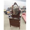Image 1 : Dresser 33'' x 34'' x 17'' Plus Mirror 21'' x 37'' 