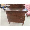 Image 2 : Dresser 33'' x 34'' x 17'' Plus Mirror 21'' x 37'' 