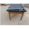 Image 2 : Massage Table 