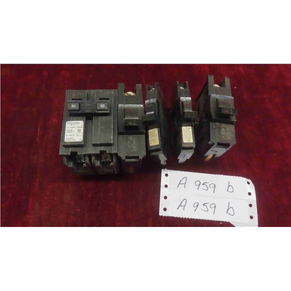 5 Breakers 15-40 Amp 