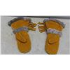 Image 2 : Pair of Beaded Gauntlets with Fur Trim 