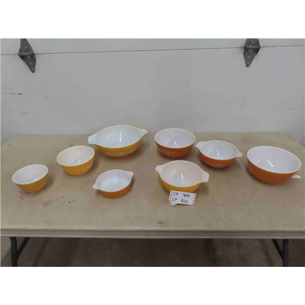8 Pyrex Mixing Bowls 