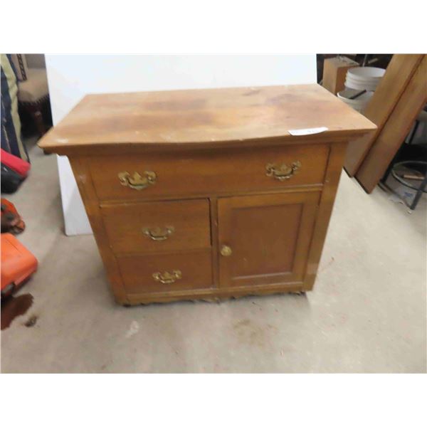 Oak Wash Stand 26'' x 31'' x 17'' 