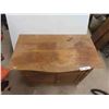 Image 2 : Oak Wash Stand 26'' x 31'' x 17'' 