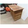 Image 3 : Oak Wash Stand 26'' x 31'' x 17'' 