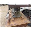 Image 4 : Older Table Saw on Stand with 2 Drawers 