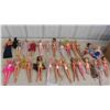 Image 1 : 20 Barbies & Others