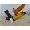 Image 2 : Bostitch Floor Air Nailer 