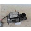 Image 3 : Maax Pump 