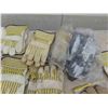 Image 3 : 30 Pairs of Gloves 