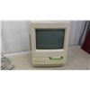 Image 2 : Vintage Macintosh Apple Classic Computer with Mouse, Keyboard & 