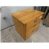 Image 2 : End Table 22'' x 23'' x 17'' 