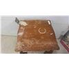 Image 8 : Vintage Wood Parlour Table 23'' x 23'' x 30'' 