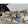 Image 1 : 8 Hand Yard Tools: Hoes, Rakes 