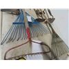 Image 2 : 8 Hand Yard Tools: Hoes, Rakes 