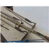 Image 3 : 8 Hand Yard Tools: Hoes, Rakes 