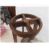 Image 2 : 1900s Oak Arts/Crafts Umbrella/Walking Stick Stand with
