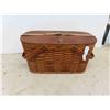 Image 1 : Hawkeye Basket Refrigerator (Picnic Basket) Iowa 11 1/2'' x