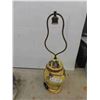 Image 1 : Vintage Floral Design Lamp 