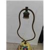 Image 2 : Vintage Floral Design Lamp 