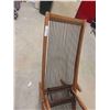 Image 2 : Folding Wood Framed Rope Chair 