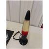 Image 2 : Lava Lamp, Wine Glasses