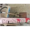 Image 2 : 2 Shovels, Roll of Underlay