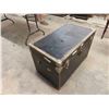 Image 2 : Trunk 21'' x 18 1/2'' x 32 1/2''