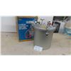 Image 1 : 2.5 Gallon Pressure Feed Paint Sprayer New in Box 