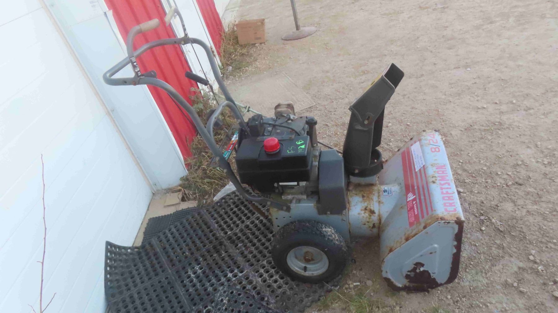 Craftsman Snowblower 8HP 24'' Electric Start - Has Compression, Needs