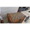Image 8 : 2 Nesting Storage Boxes - Largest is 16'' x 11'' x 19'' 