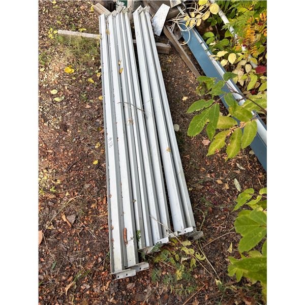 8-pallet racking braces.