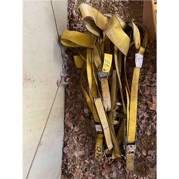 Qty of ratchet straps