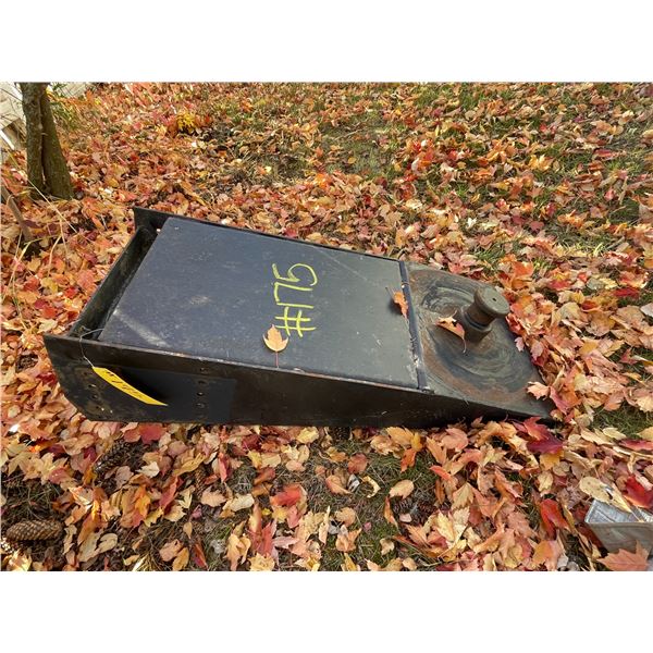 RV Fifth wheel kneck