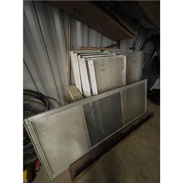 Screen door, light fixtures, shelf, fan