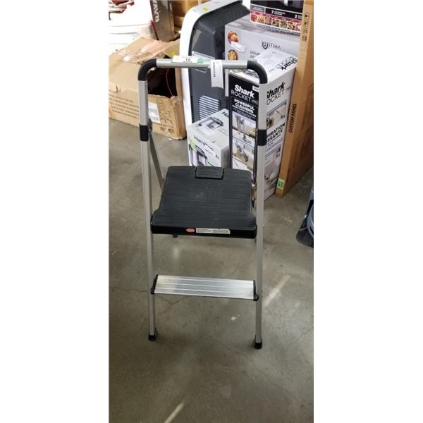 STEP LADDER