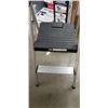 Image 3 : STEP LADDER
