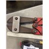 Image 2 : 36" BOLT CUTTERS WITH AUTO CLUB, FIBREGLASS HANDLE AND PRESSURE WASHER GUN