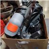Image 2 : ASSORTED AS NEW KNEE PADS AND PROTECTION