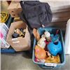 Image 1 : TOTE AND BOX OF VINTAGE TOYS AND COLLECTIBLES