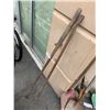 Image 1 : TWO PRY BARS