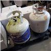 Image 1 : 2 - 20LB PROPANE TANKS