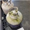 Image 2 : 2 - 20LB PROPANE TANKS