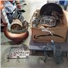 Image 1 : LOT OF METAL DÉCOR.